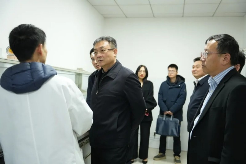 山東省供銷(xiāo)合作社聯(lián)合社黨組書(shū)記、理事會(huì)主任張傳忠一行蒞臨公司調(diào)研交流