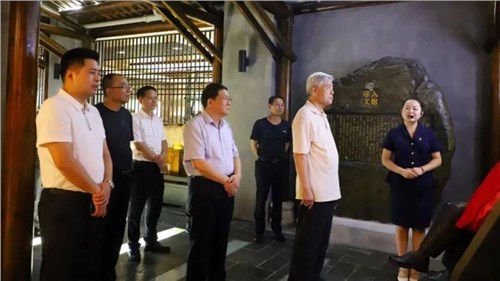 原國務(wù)院參事、國家制造強(qiáng)國建設(shè)戰(zhàn)略咨詢委員會委員張綱一行來集團(tuán)白沙溪茶廠考察調(diào)研