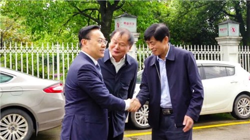 湖南師范大學(xué)校長劉仲華院士、副校長唐賢清一行蒞臨集團(tuán)益陽茶廠調(diào)研指導(dǎo)
